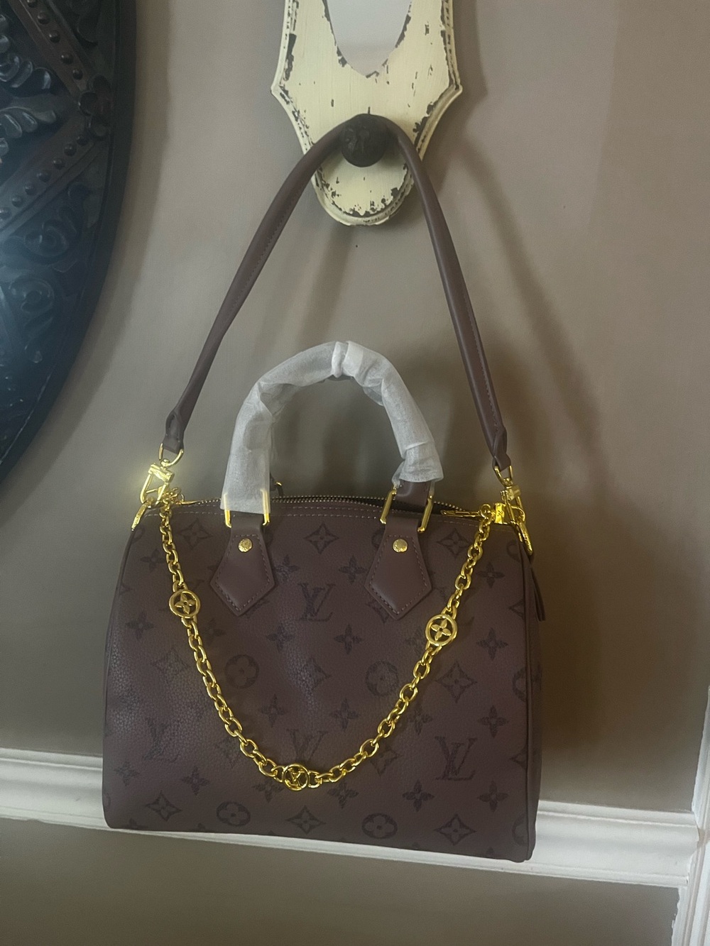 Louis Vuitton style plum speedy 25 with Gold Chain
